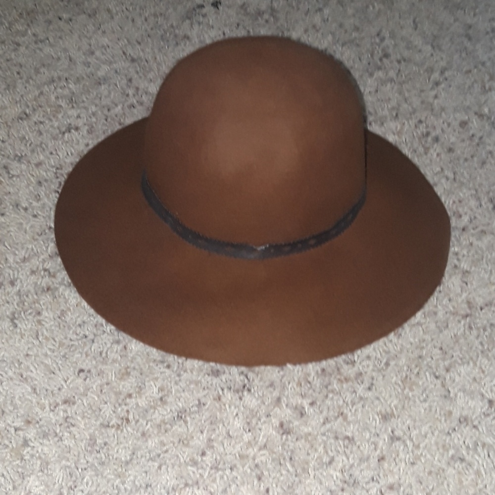 Light brown wool floopy hat